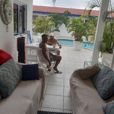 Palmita Hostel Aruba Oranjestad Eksteriør billede