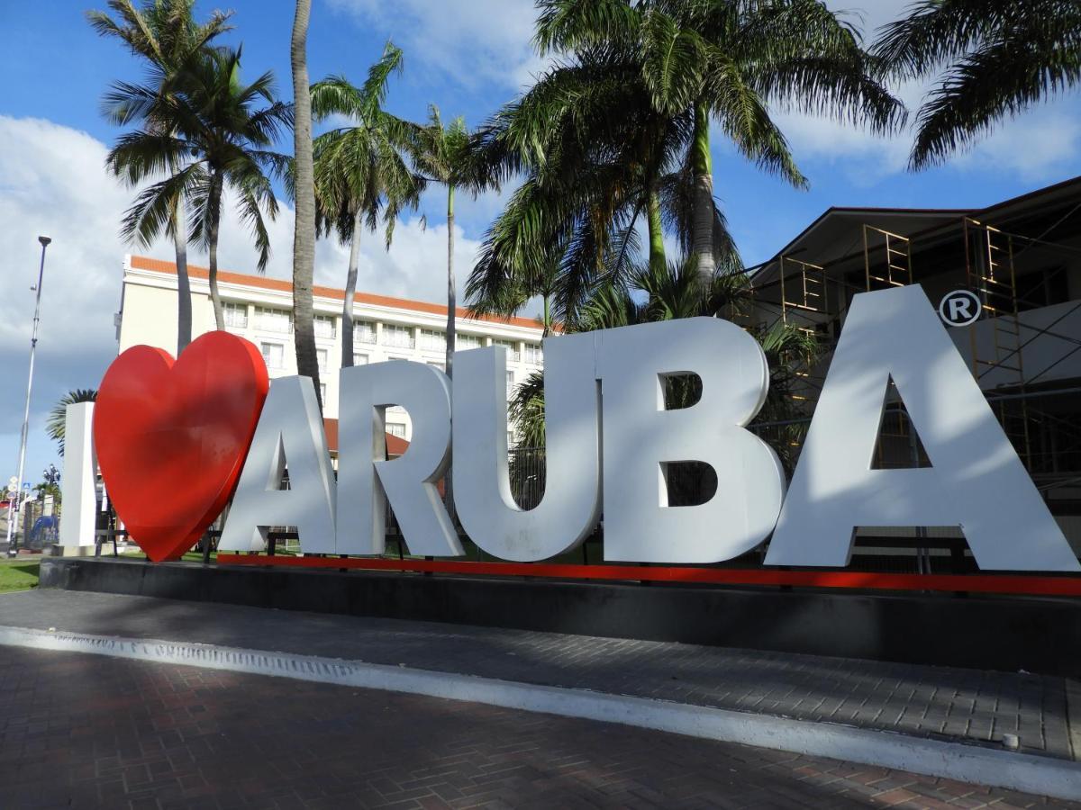 Palmita Hostel Aruba Oranjestad Eksteriør billede