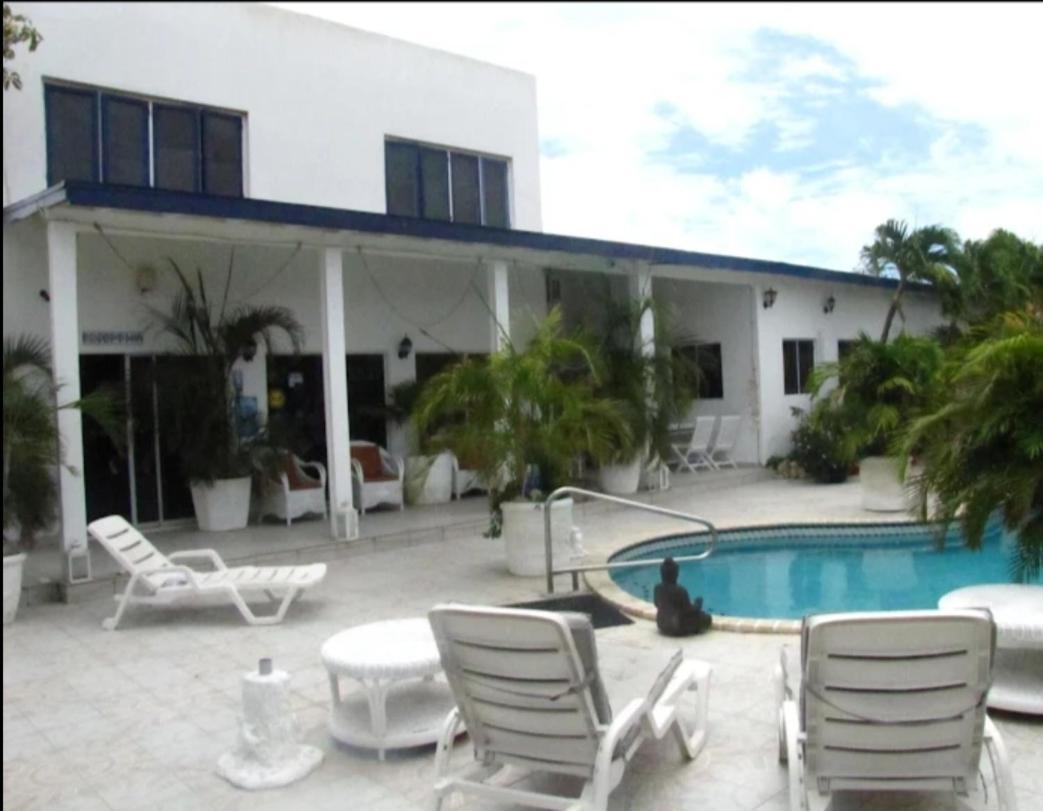 Palmita Hostel Aruba Oranjestad Eksteriør billede