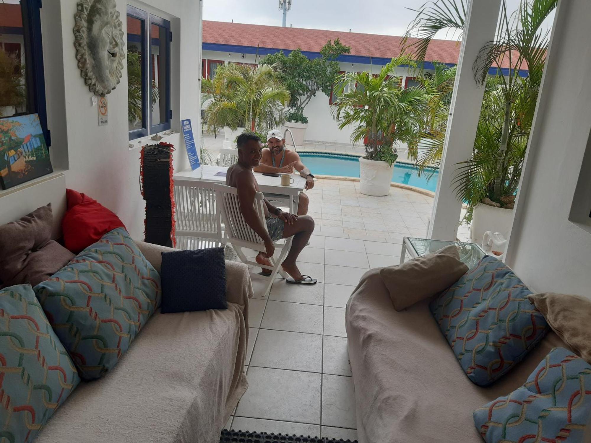 Palmita Hostel Aruba Oranjestad Eksteriør billede